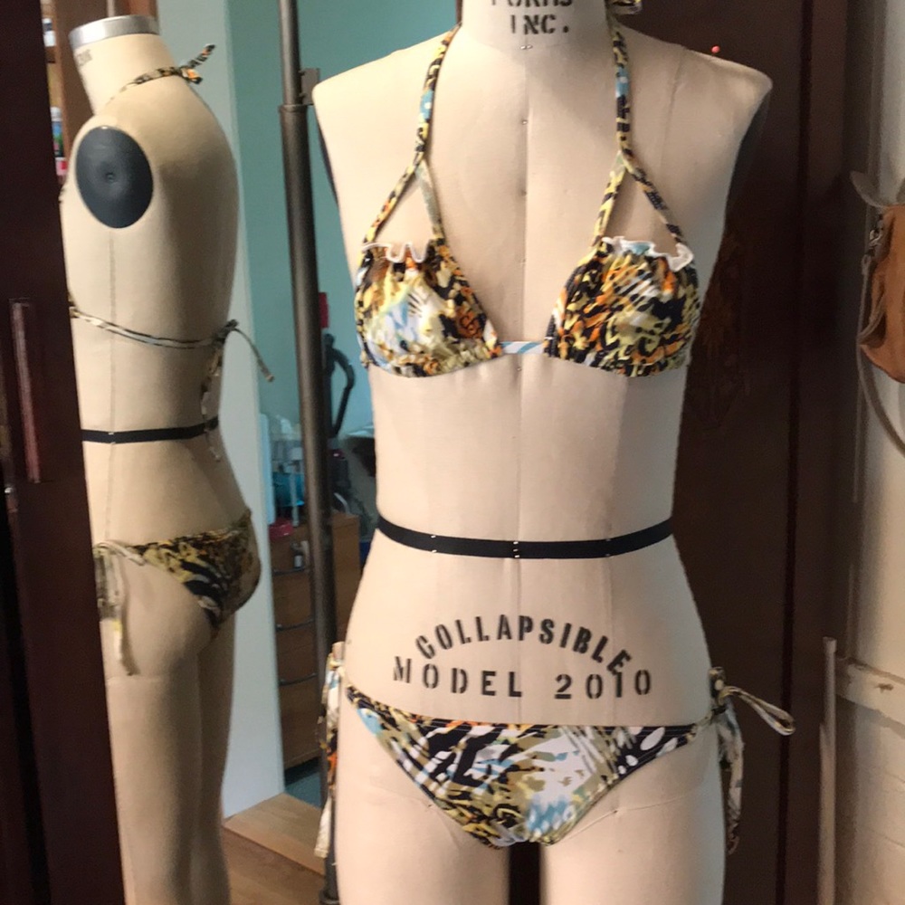 LISA MAREE String Bikini Set. Top S/Bottom XS NWOT 🐯